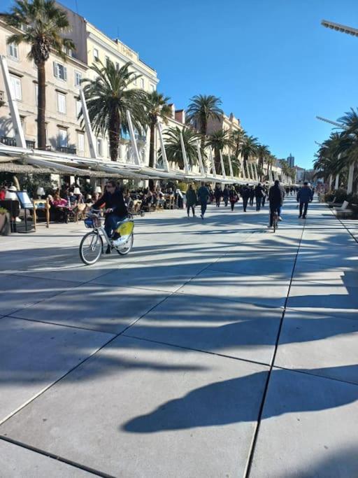 Central Perk - City Center Oasis Leilighet Split