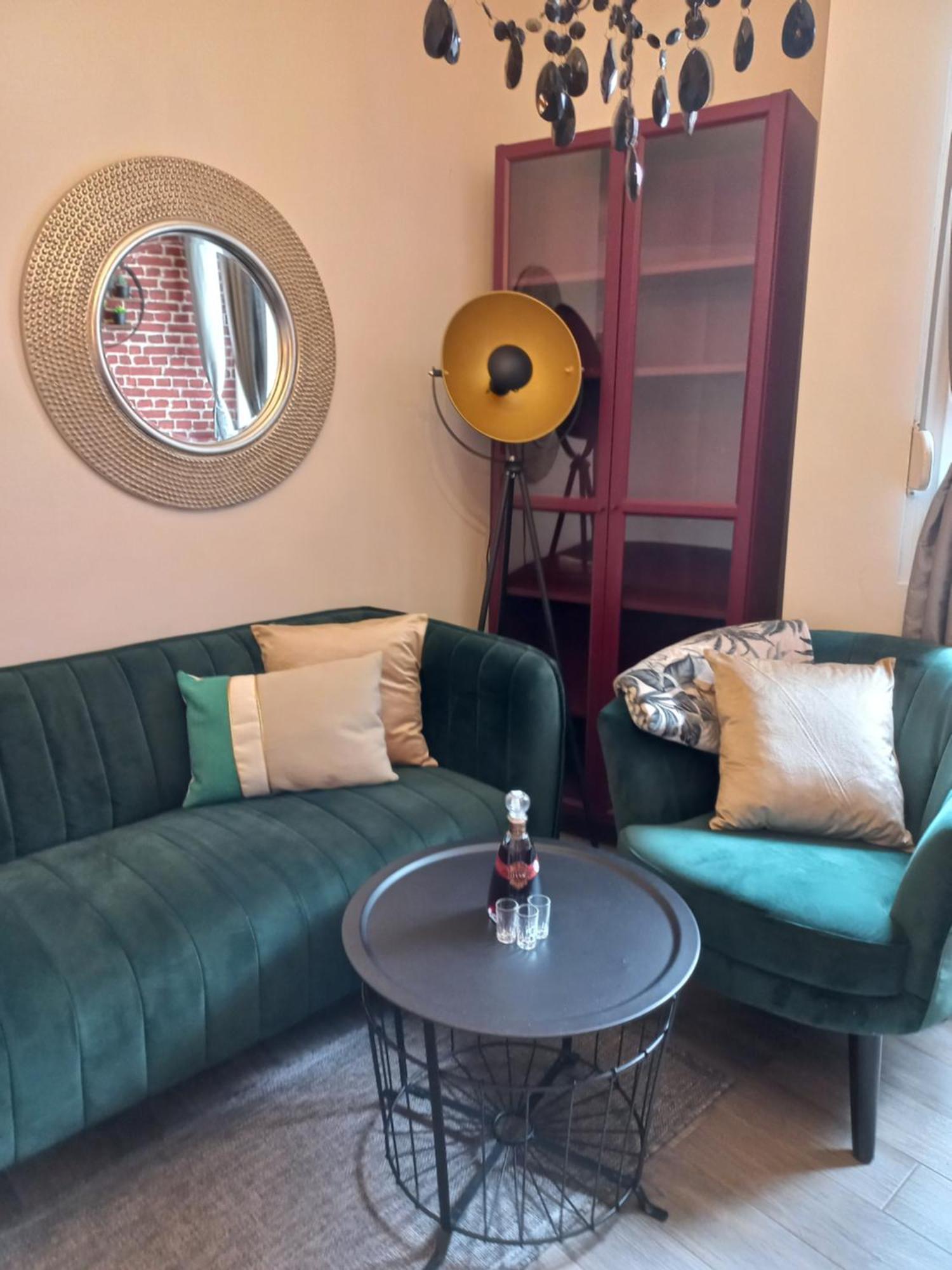 Central Perk - City Center Oasis